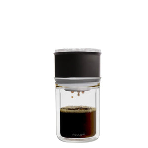 Handbryggare i matt svart för exakt kaffesmak, del av Fellow, EspressoGear, Handbryggare, Senaste nytt, allt om kaffe.